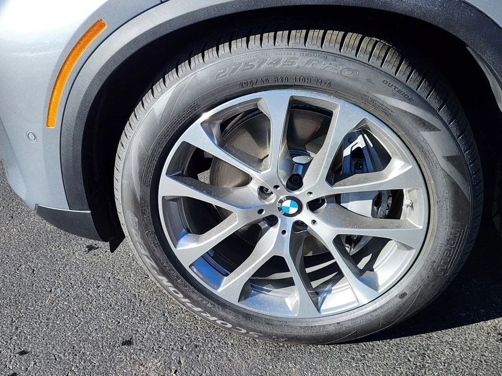Used 2026 Skyscraper Grey Metallic BMW xDrive50e image 7