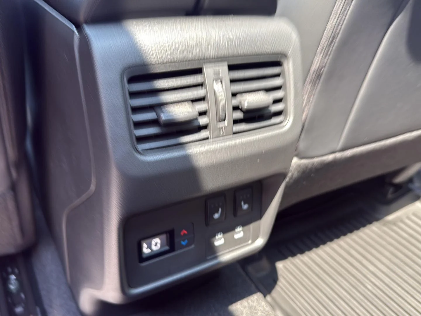 New 2026 Boulder Gray Pearl/Super Black Nissan Platinum image 15