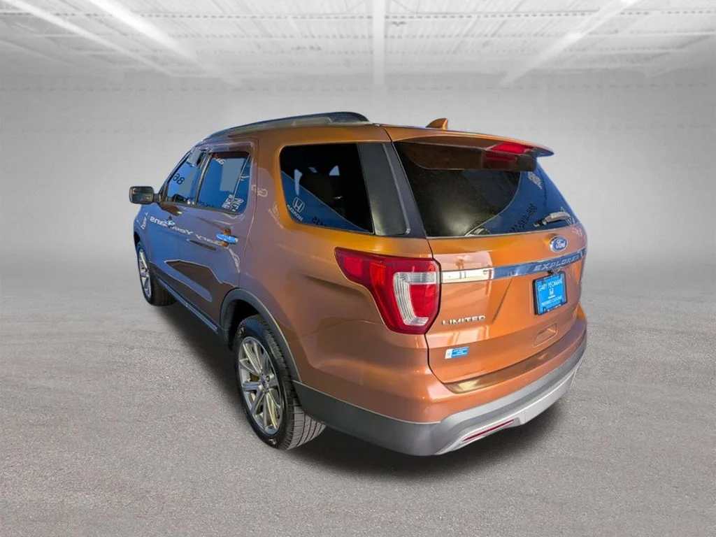 Used 2017  Ford Limited image 7