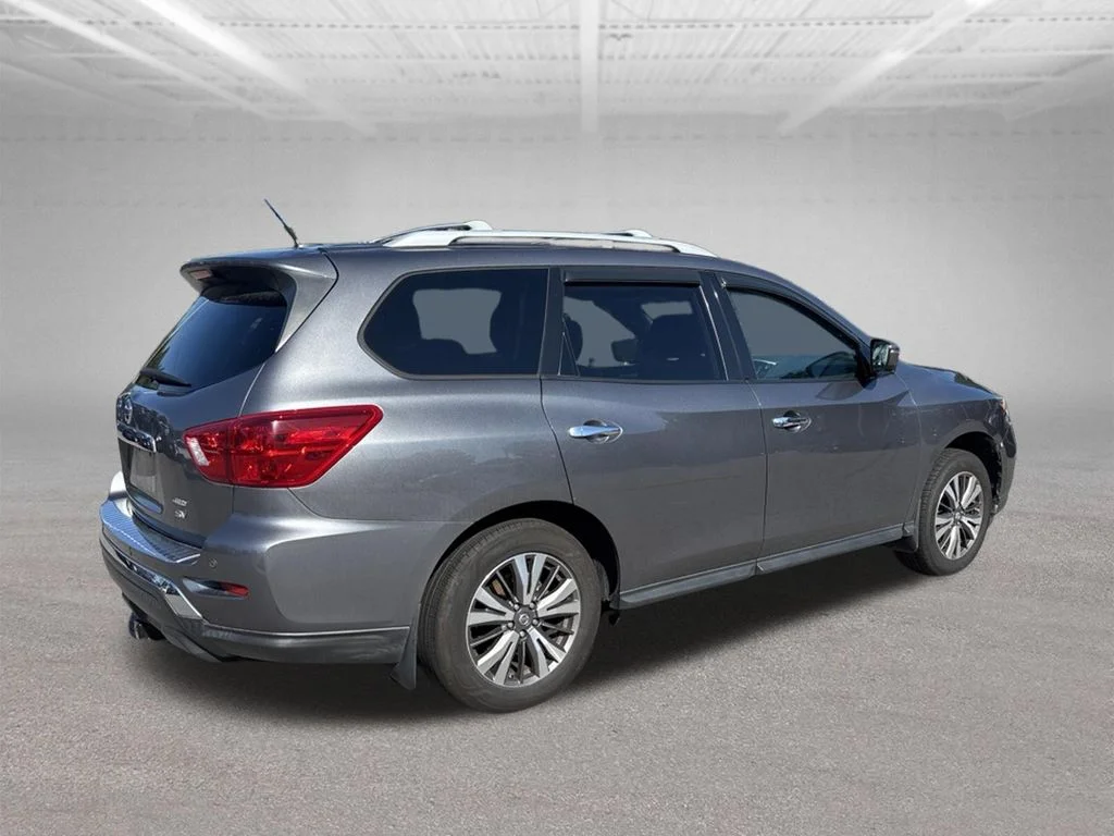 Used 2017 Gray Nissan SV image 3