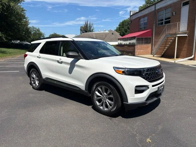 Used 2021 White Metallic Ford XLT image 10