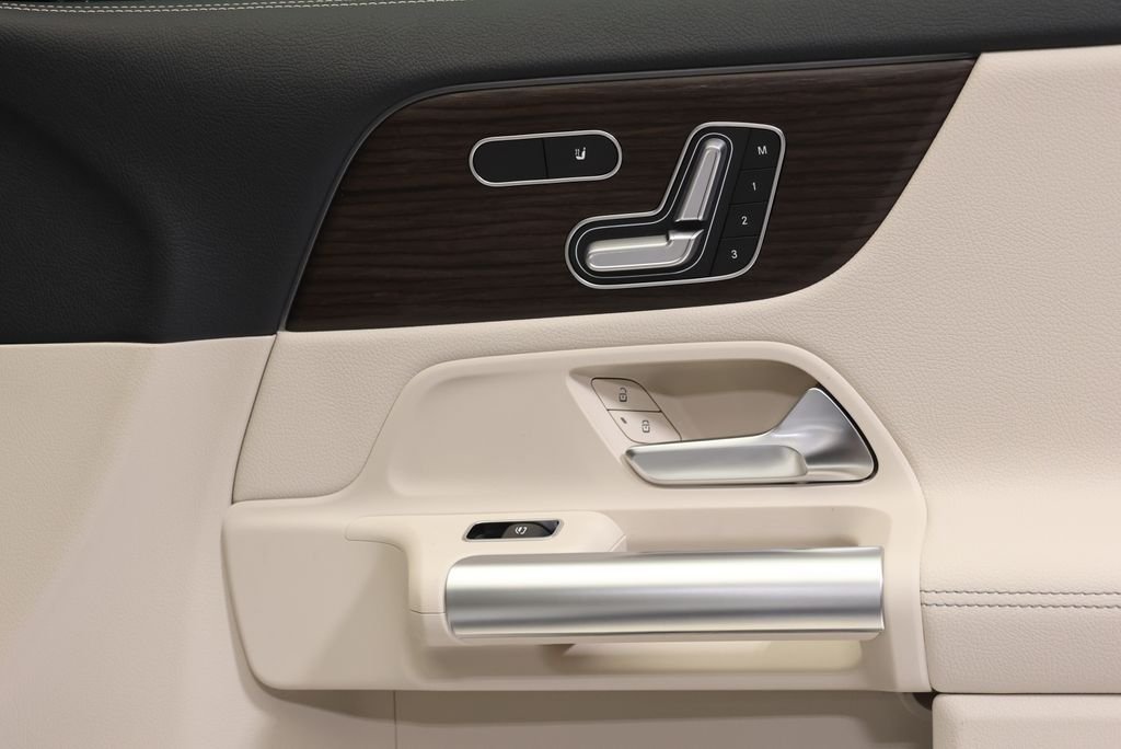 New 2026 Polar White Mercedes-Benz GLA 250 image 48