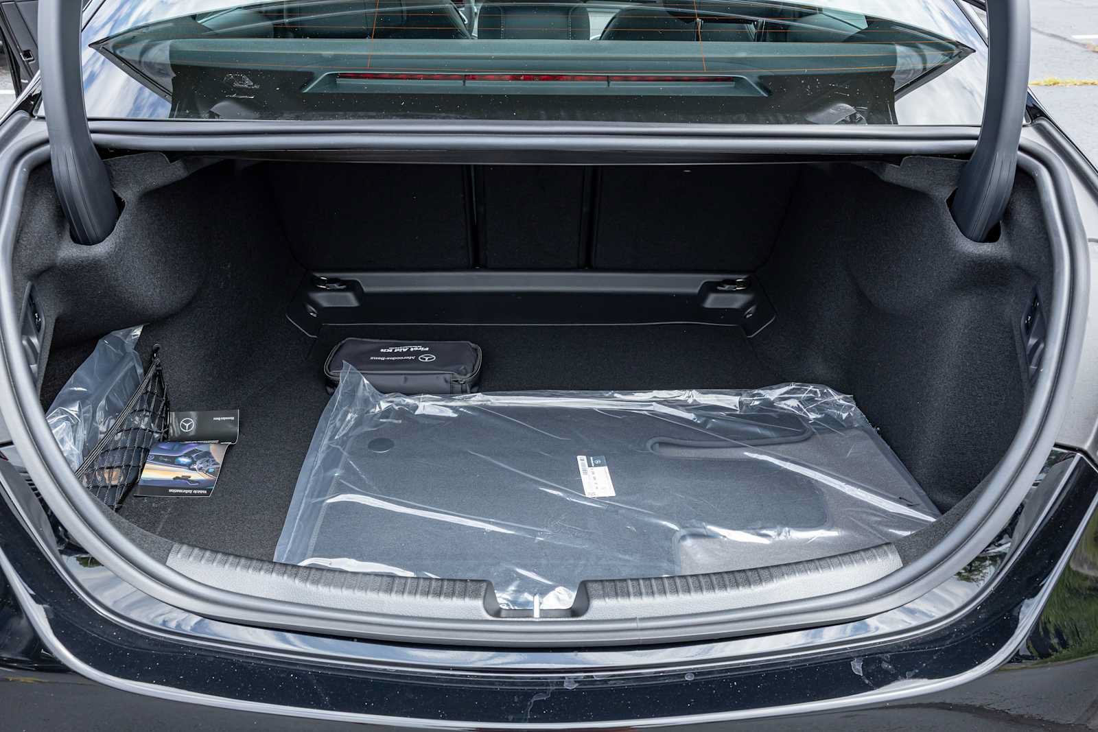 2025 Mercedes-Benz C-Class Sedan C 300 - Photo 49