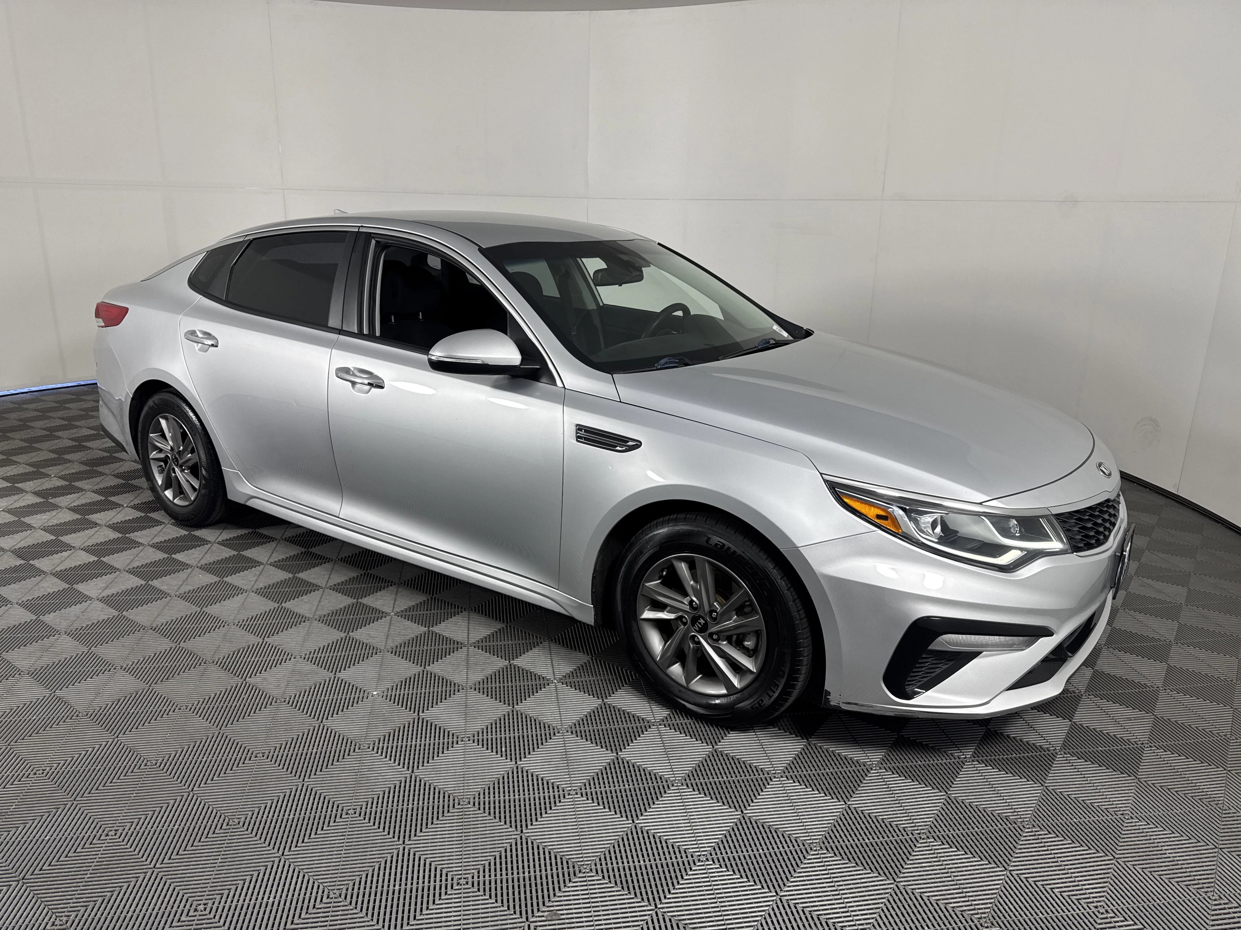 2020 Kia Optima LX AT's photo