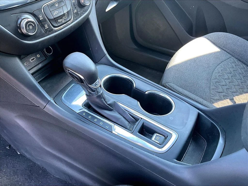 Used 2022 Silver Chevrolet LT image 15