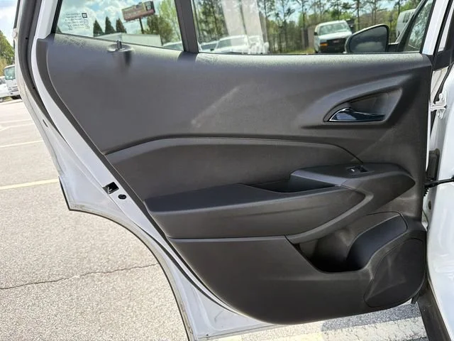 Used 2024 Summit White Chevrolet 1RS image 21
