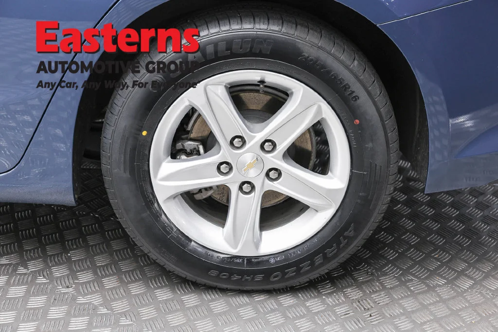 Used 2024 Blue Chevrolet LT image 8