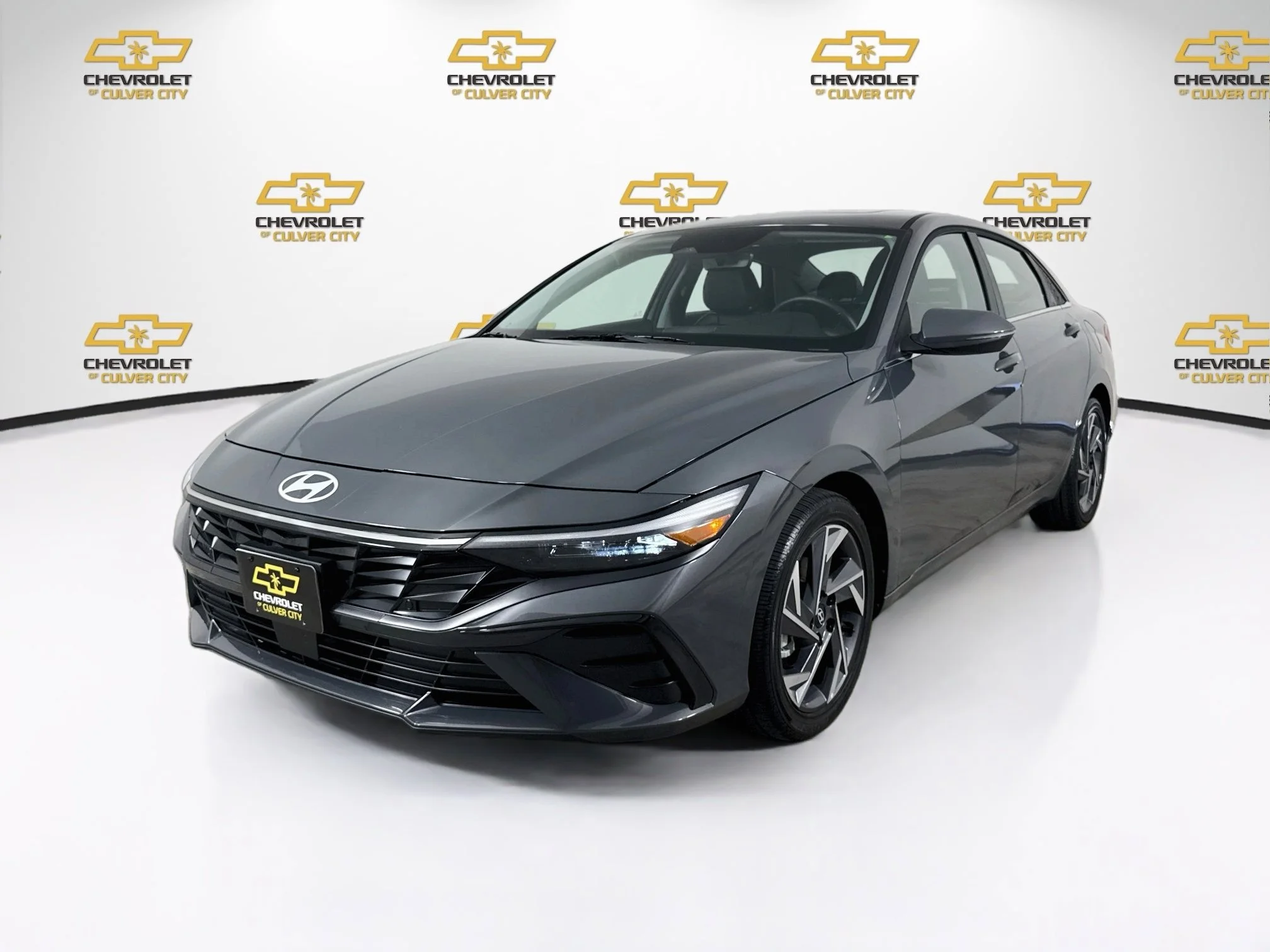 Used 2025  Hyundai Limited image 3