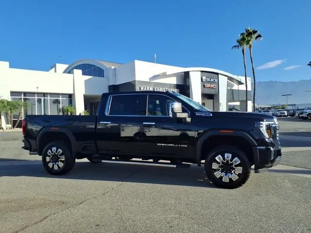 Used 2025 Onyx Black GMC Denali image 3