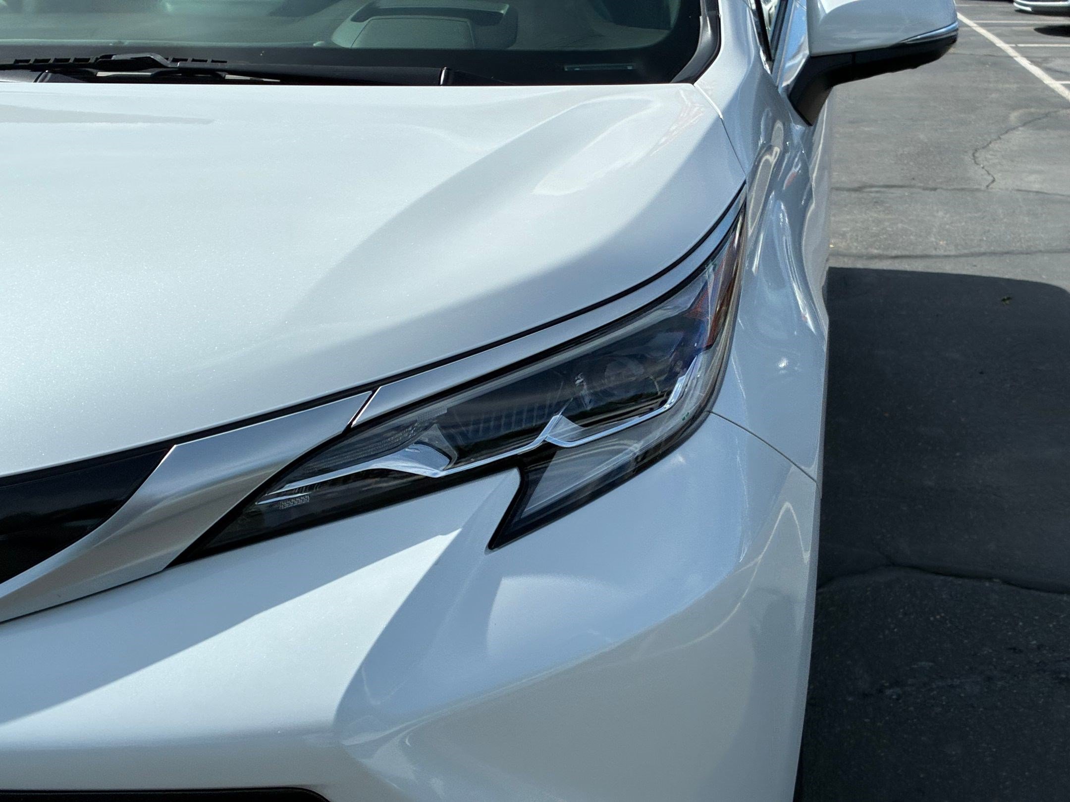Used 2023 Ice Cap Toyota Platinum image 10