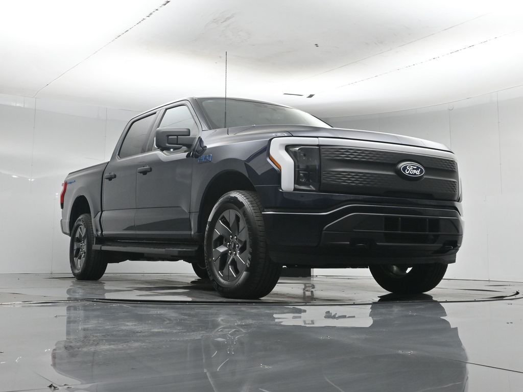 Used 2024 Blue Ford XLT image 49