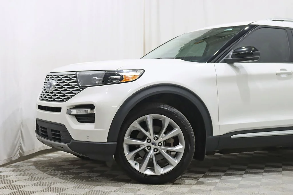 Used 2022 White Ford Platinum image 2