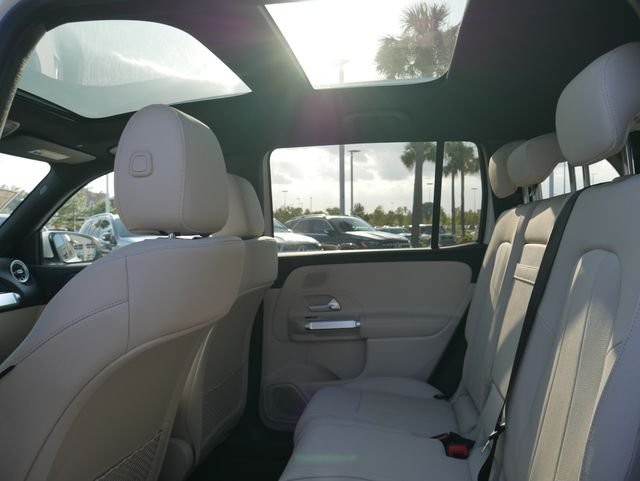 New 2026 Polar White Mercedes-Benz GLB 250 image 21