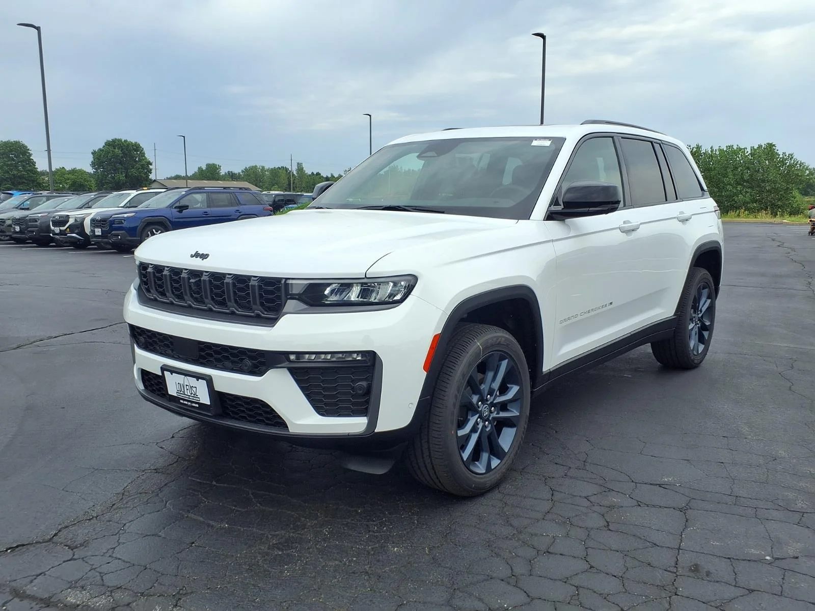 New 2026 Bright White Clear-Coat Exterior Paint Jeep 85th Anniversary Edition image 20