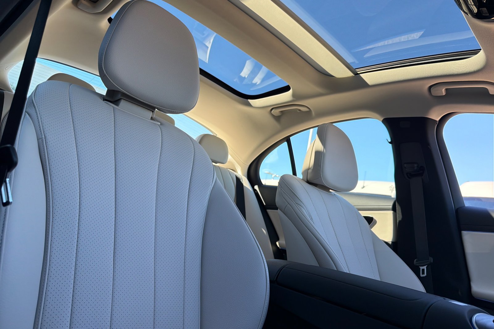 New 2027 Cirrus Silver Metallic Mercedes-Benz E 350 image 3