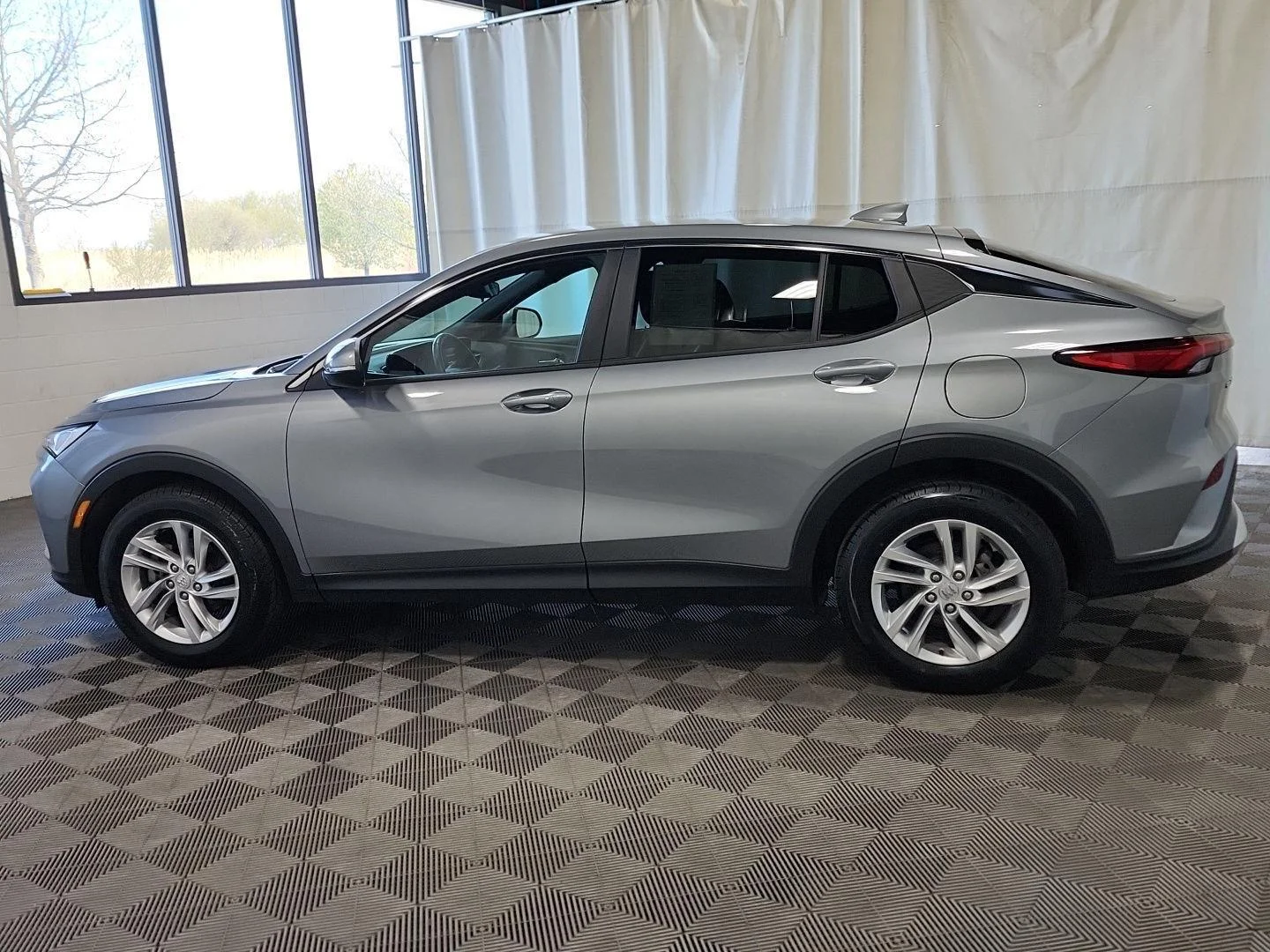 Used 2024 Gray Metallic Buick Preferred image 4