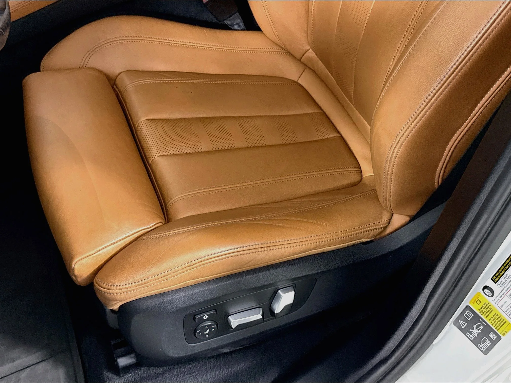 Used 2021 Alpine White BMW xDrive40i image 21