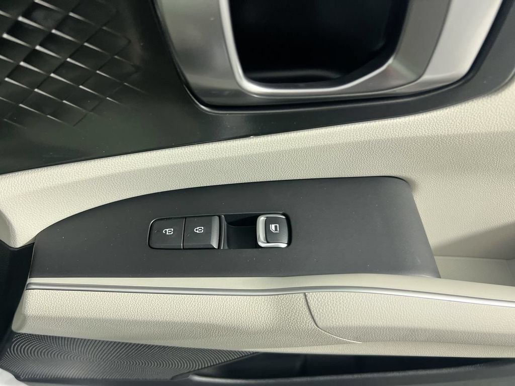 New 2026 Glacial White Pearl Kia S image 30