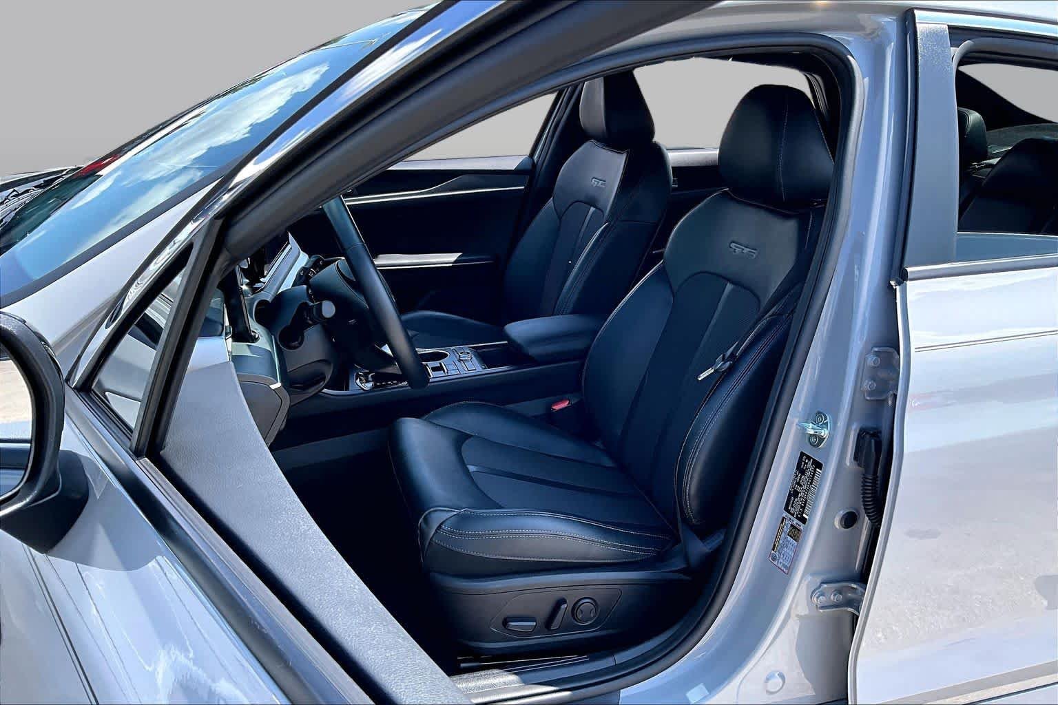 Used 2022 Wolf Gray Kia GT-Line image 7