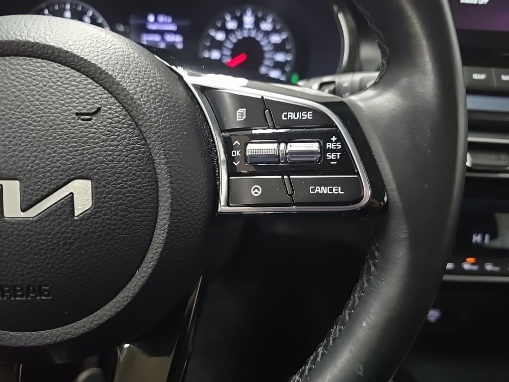 Used 2023 Cherry Black Kia S image 21