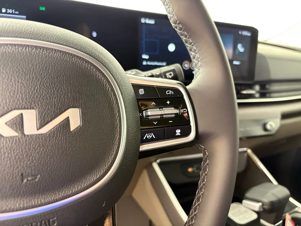 New 2026 White Kia EX image 21