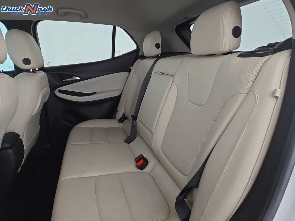 Used 2022 SUMMIT WHITE Buick Essence image 28