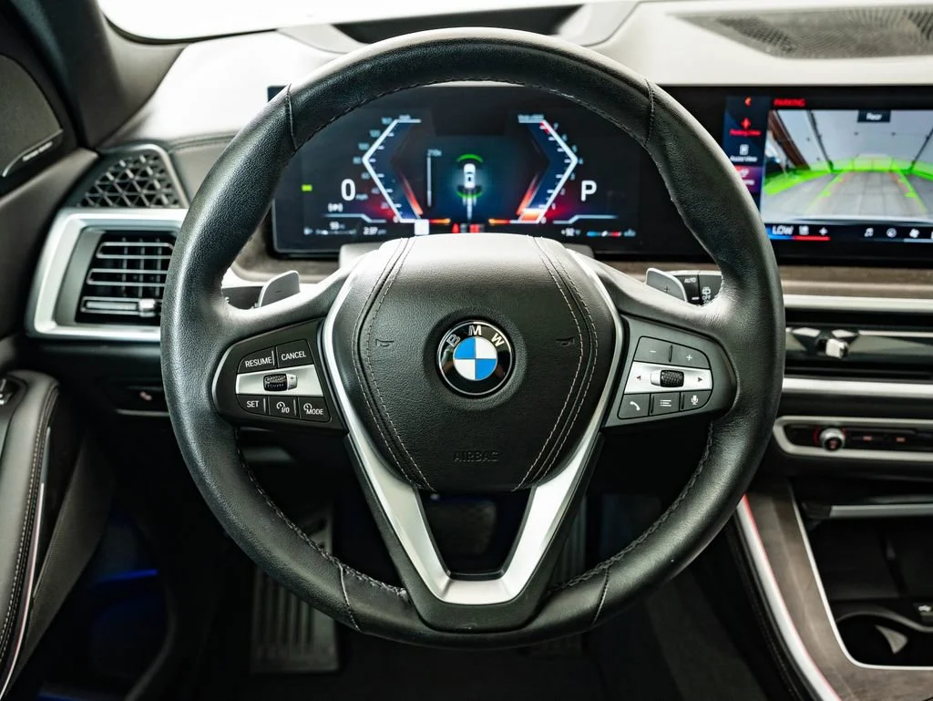 Used 2024 Mineral White Metallic BMW xDrive40i image 39