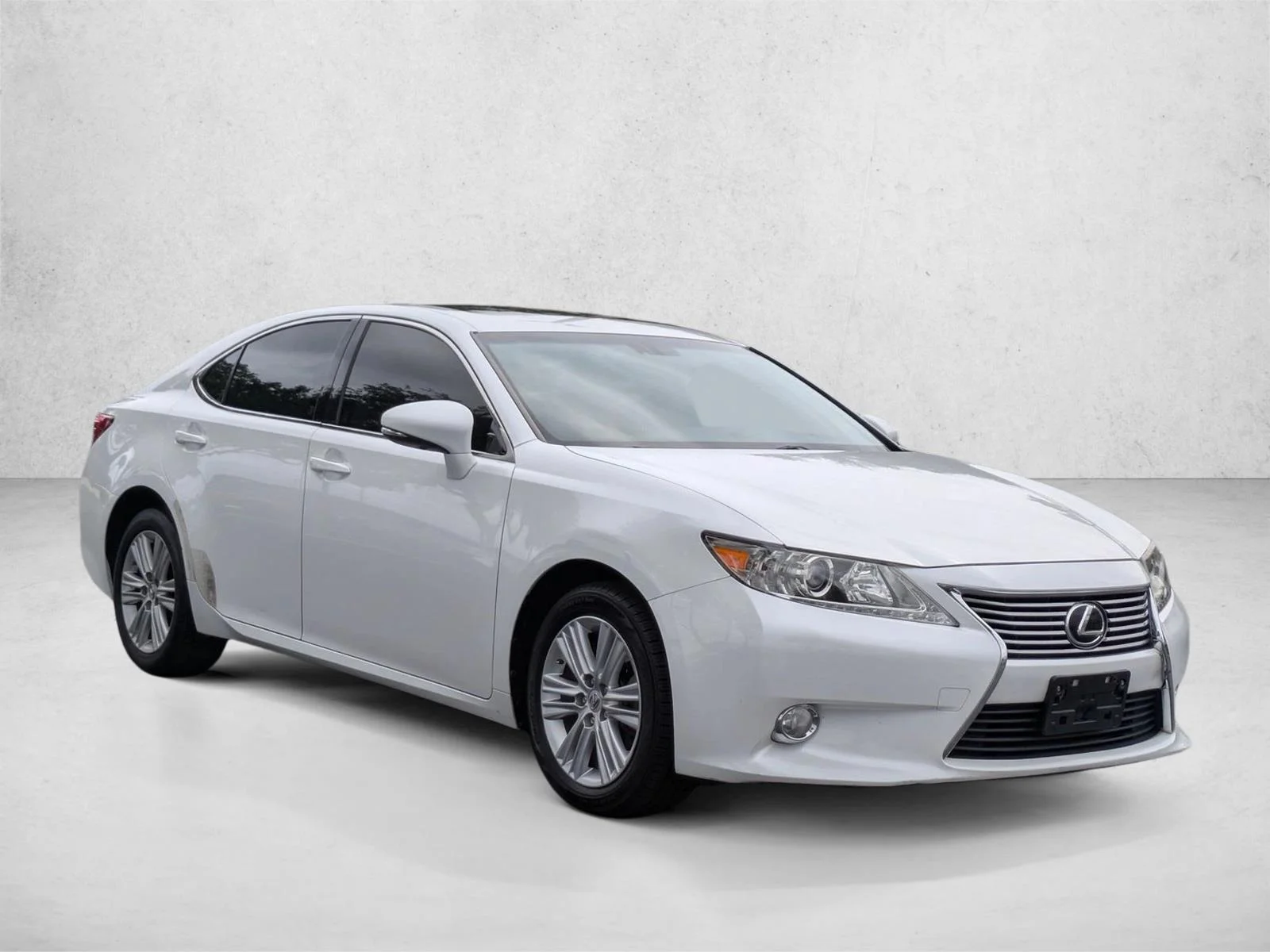 Used 2014 Starfire Pearl Lexus  image 3