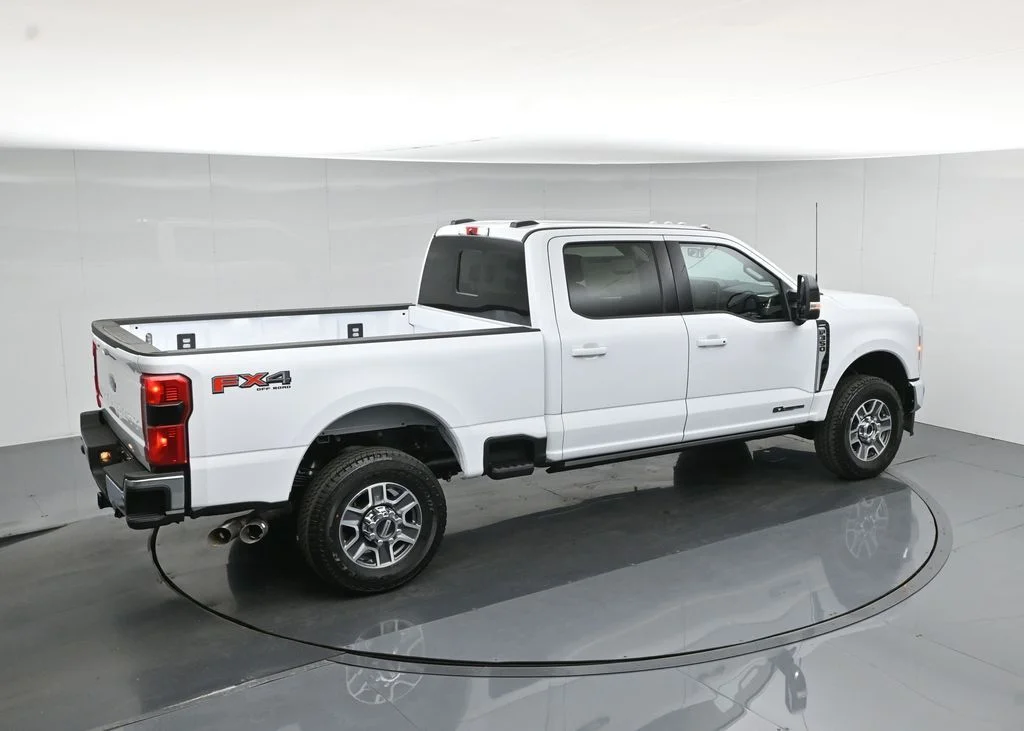 New 2026 Oxford White Ford Lariat image 42