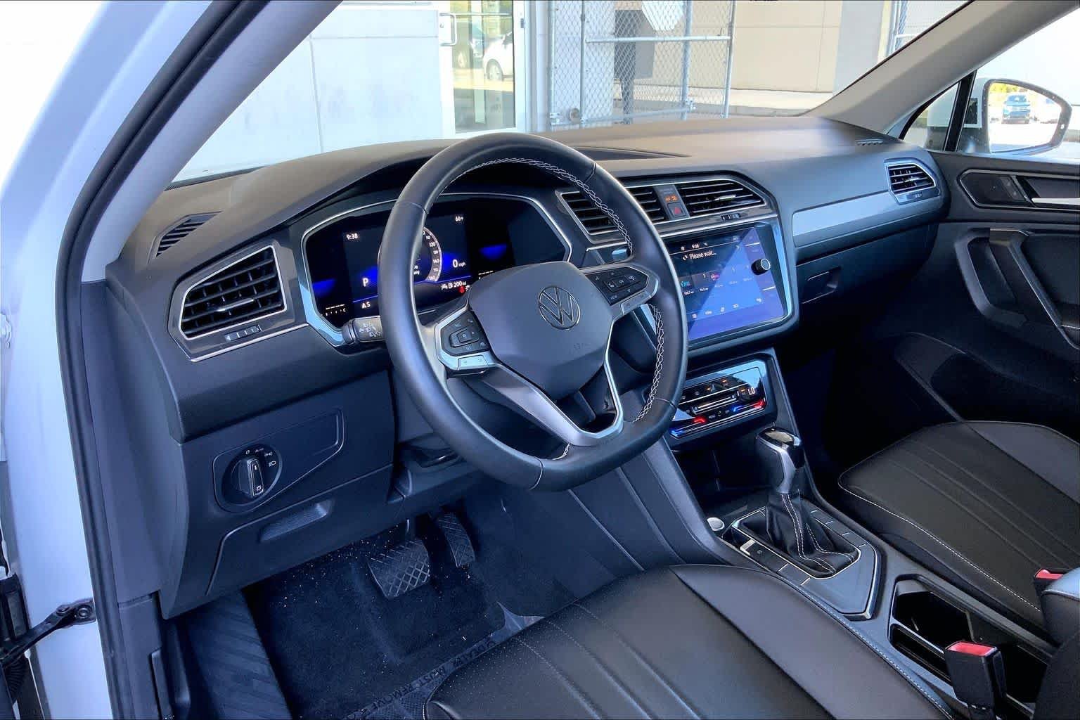 2022 Volkswagen Tiguan SE - Photo 18