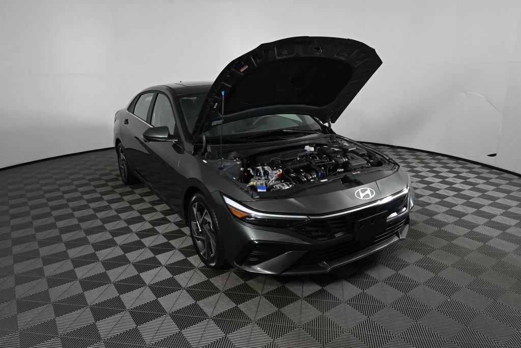 Used 2024 Gray Hyundai SEL image 31
