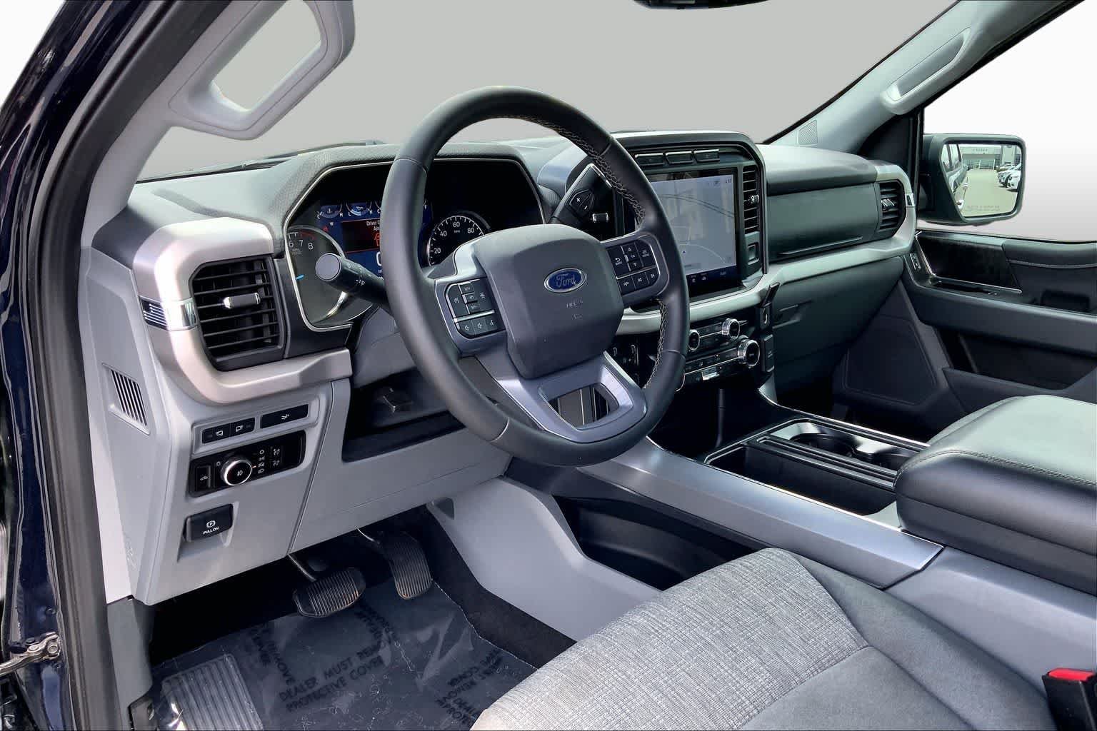 Used 2023 Antimatter Blue Metallic Ford XLT image 17