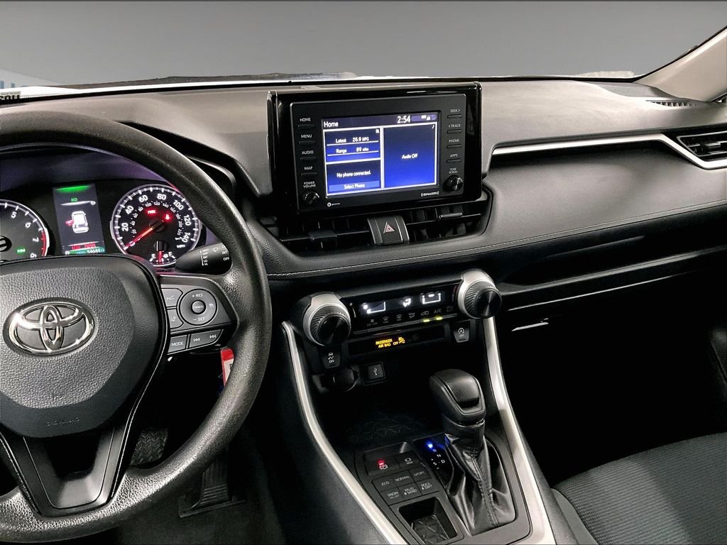 Used 2022 White Toyota LE image 18