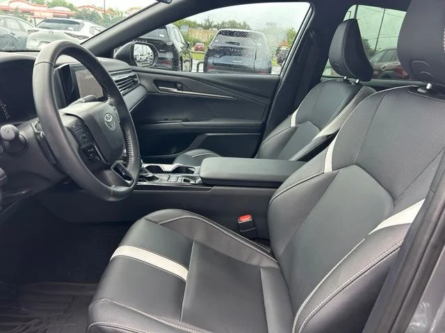 Used 2025  Toyota SE image 10