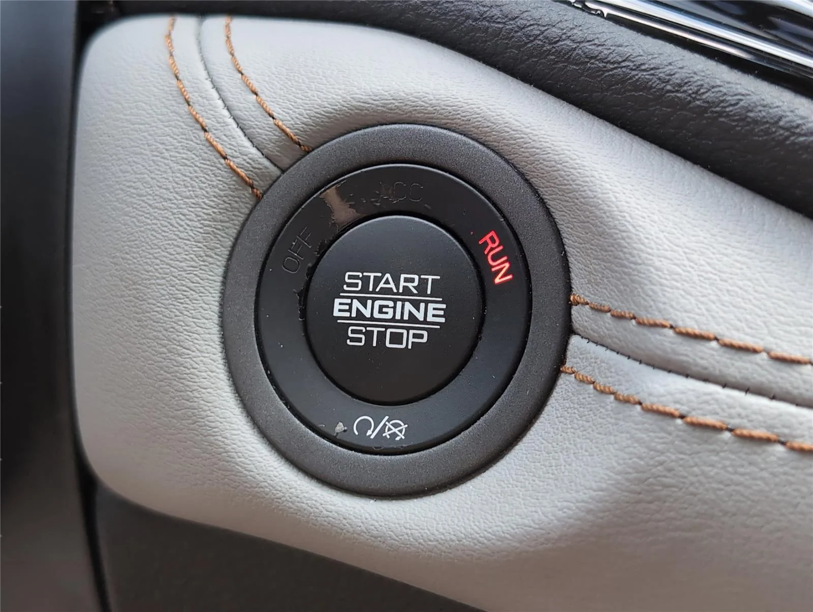 Used 2022 White Knuckle Clearcoat Dodge R/T image 22