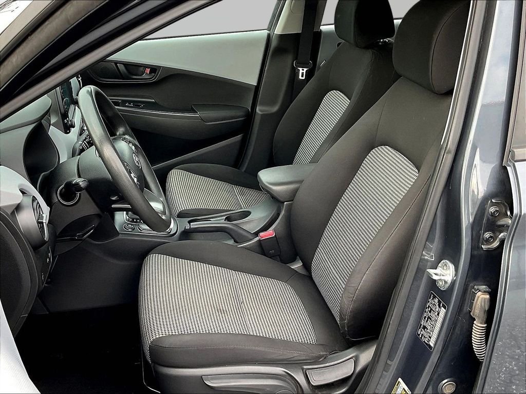 Used 2019 Gray Hyundai SE image 22