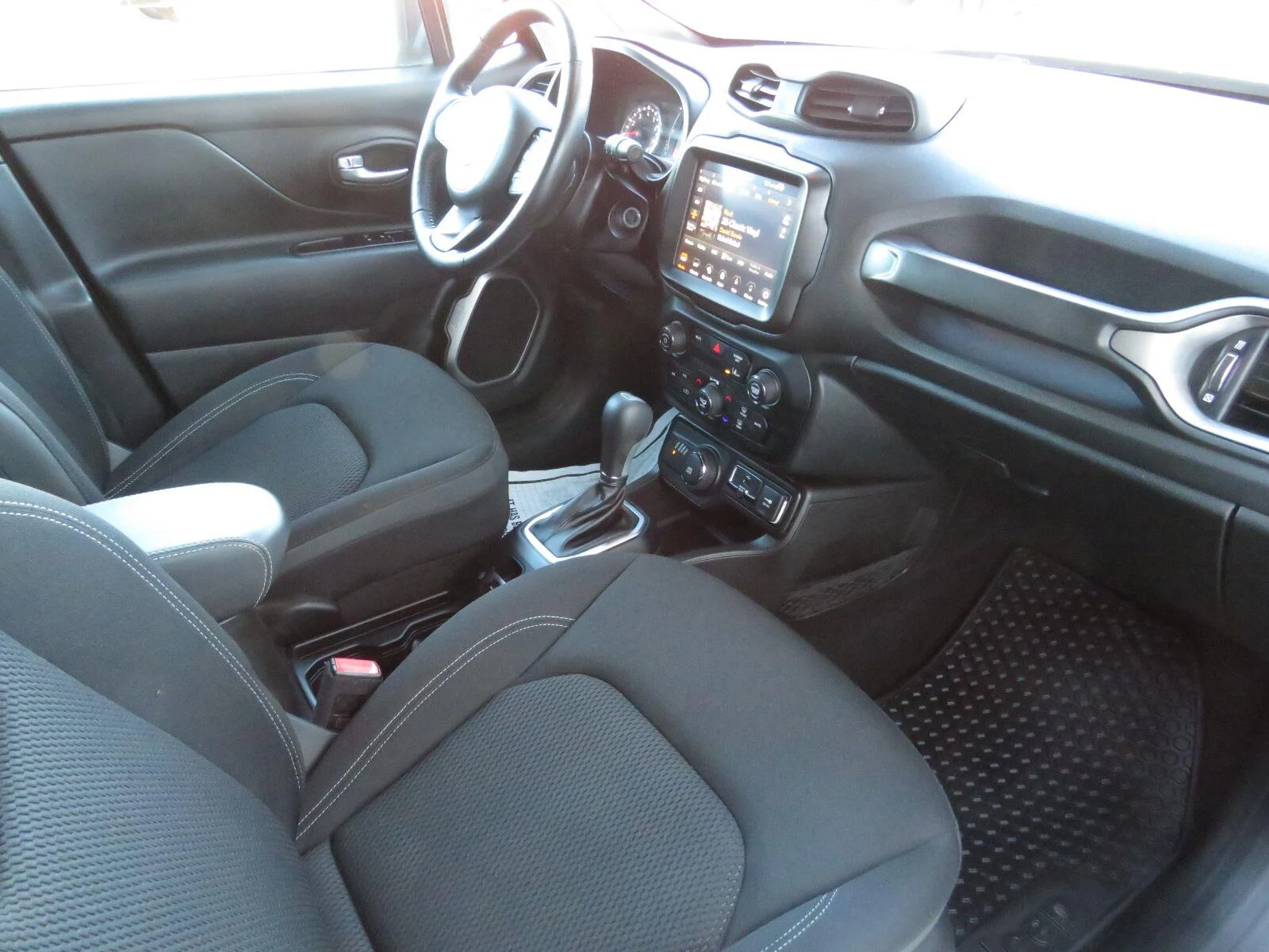 Used 2023 Graphite Gray Jeep Latitude image 26