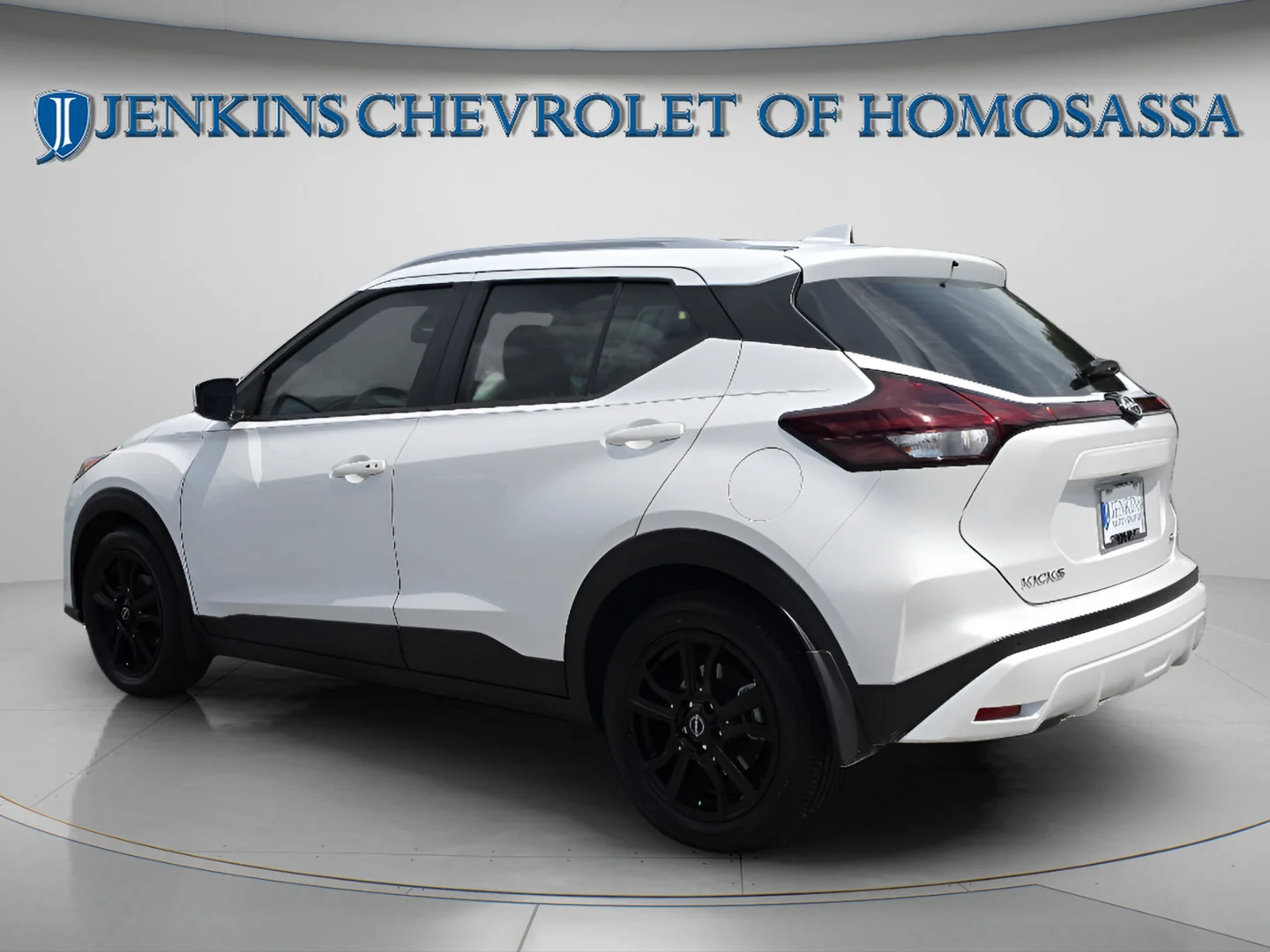 Used 2023 Aspen White Tricoat Nissan SV image 8