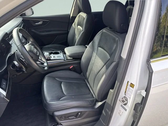 Used 2022  Audi 55 Premium Plus image 26