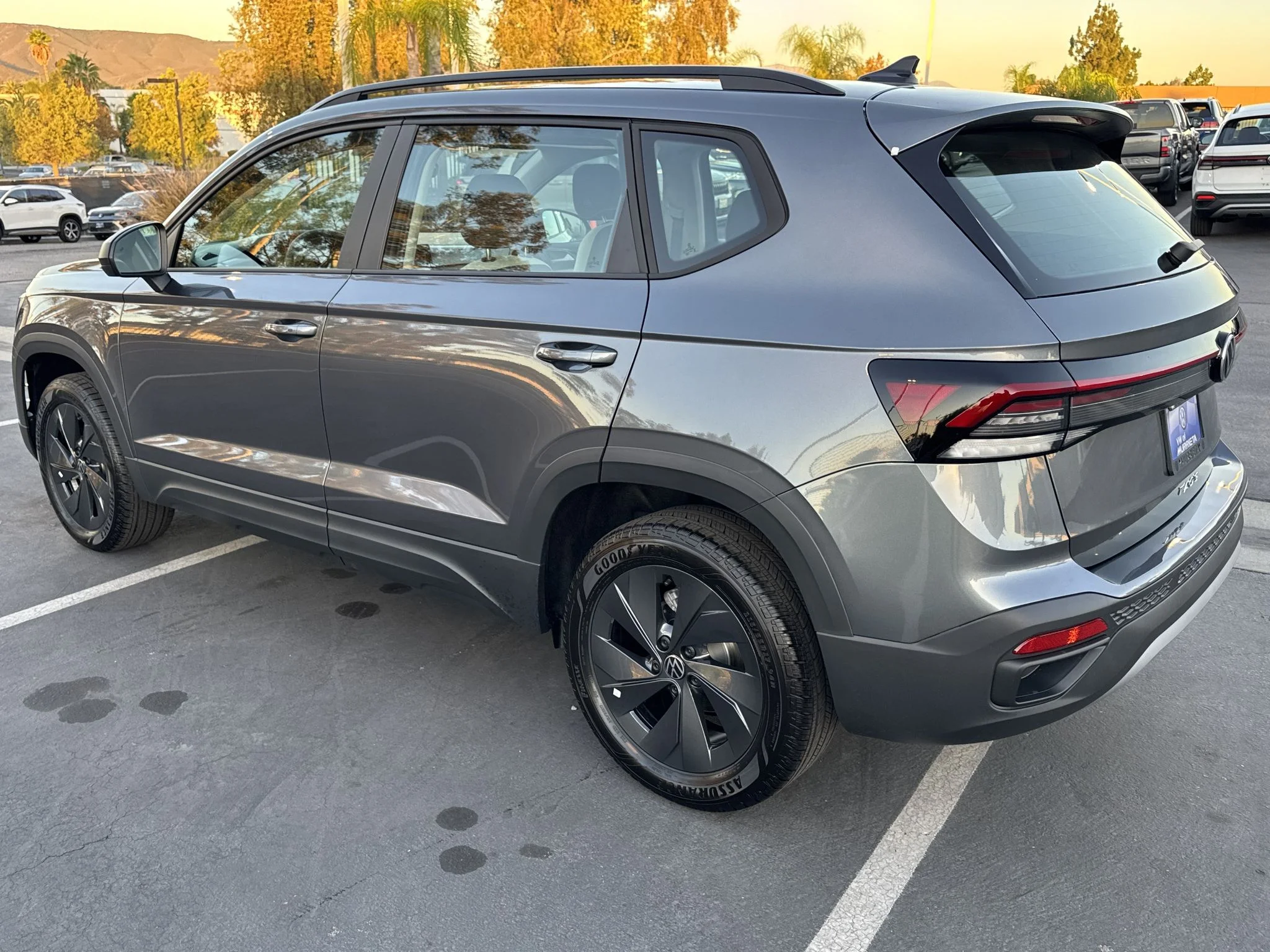 New 2027 Platinum Gray Metallic Volkswagen S image 5