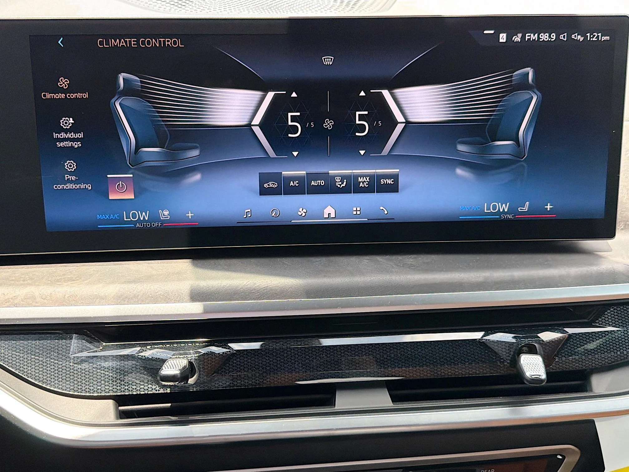 New 2026 Tanzanite Blue II Metallic BMW xDrive50e image 32