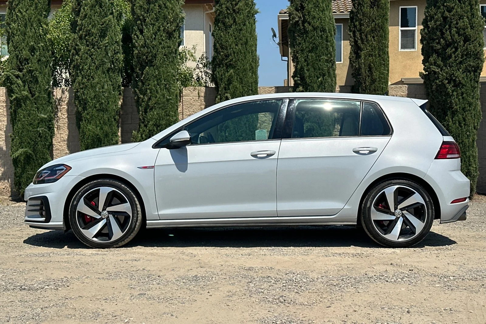 Used 2019 White Volkswagen Rabbit Edition image 7