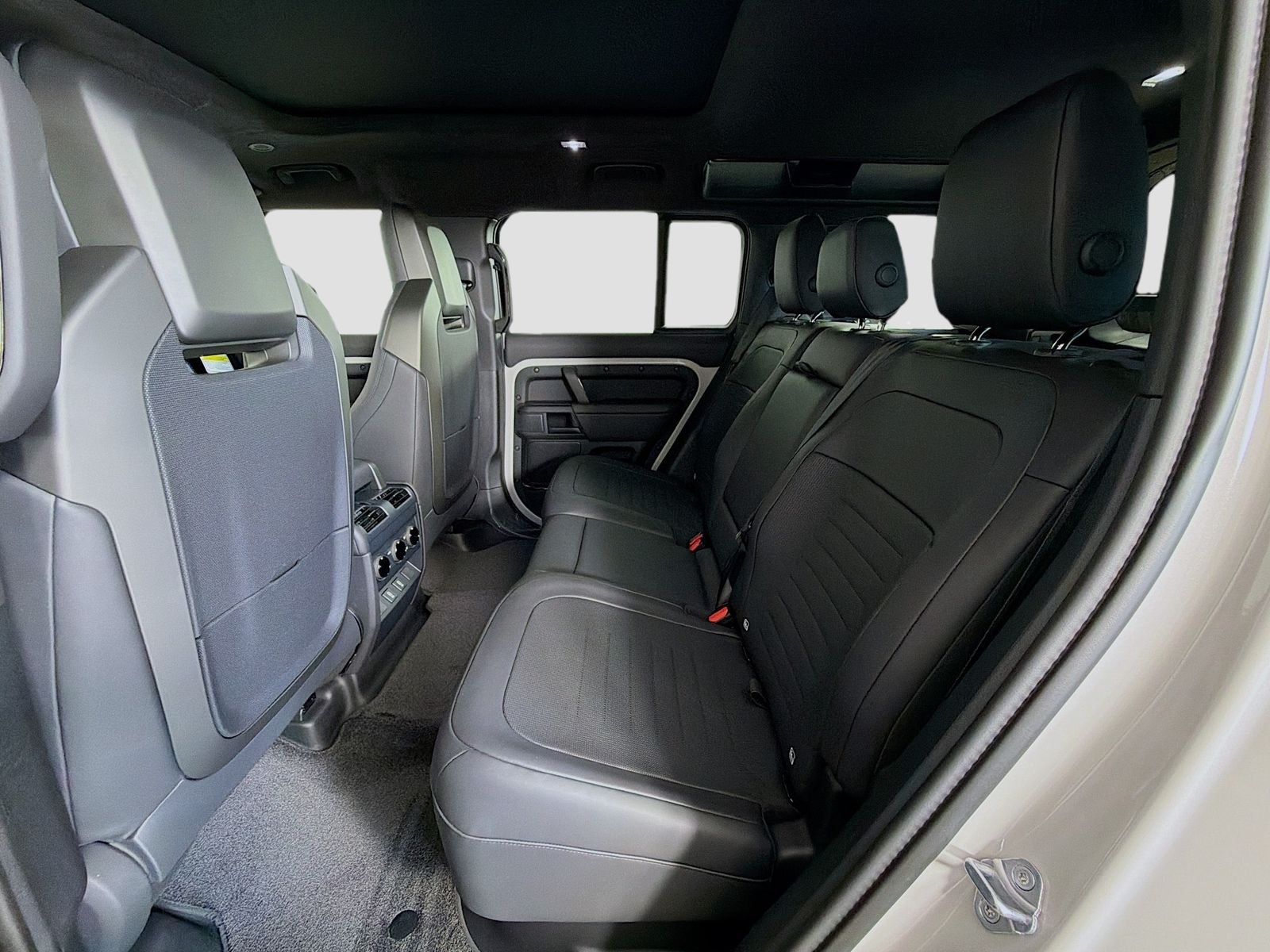 New 2026 Borasco Grey Land Rover OCTA image 27