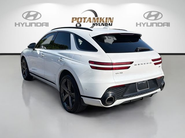 Used 2024 White Genesis 2.5T image 7