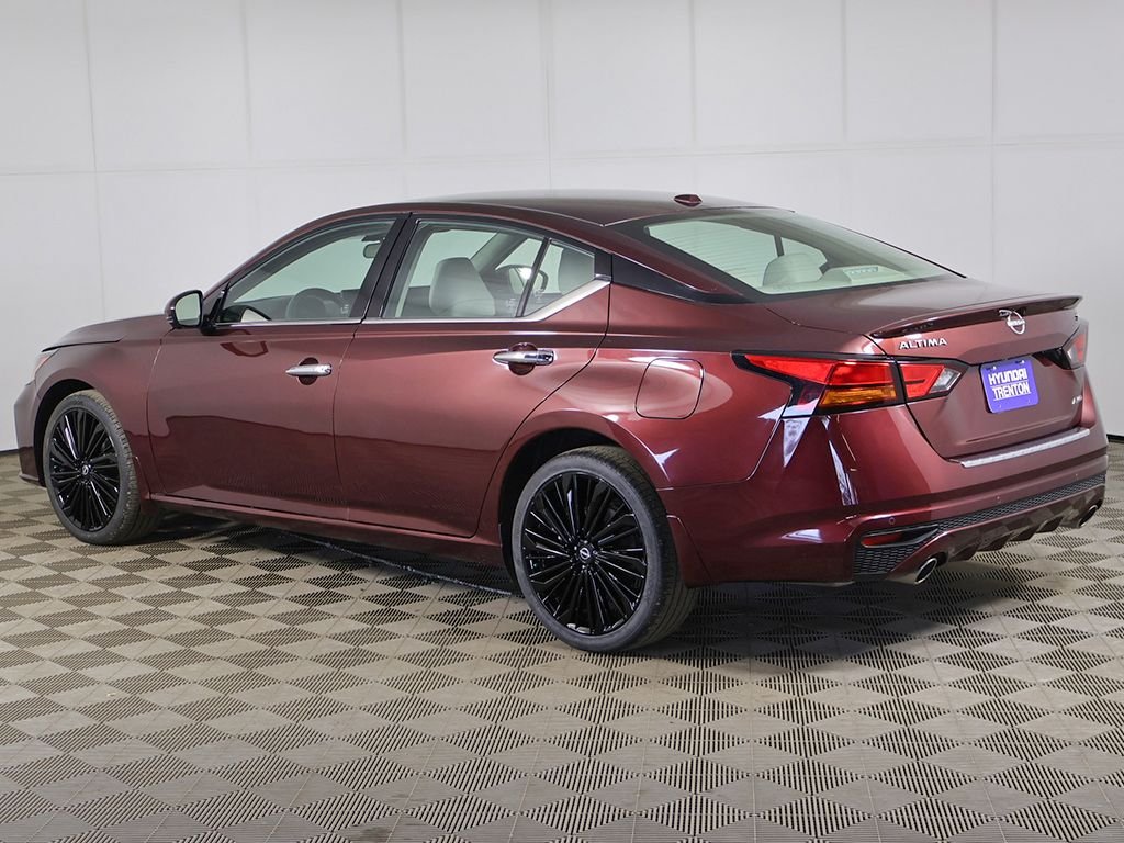 Used 2023 Red Nissan 2.5 SL image 10