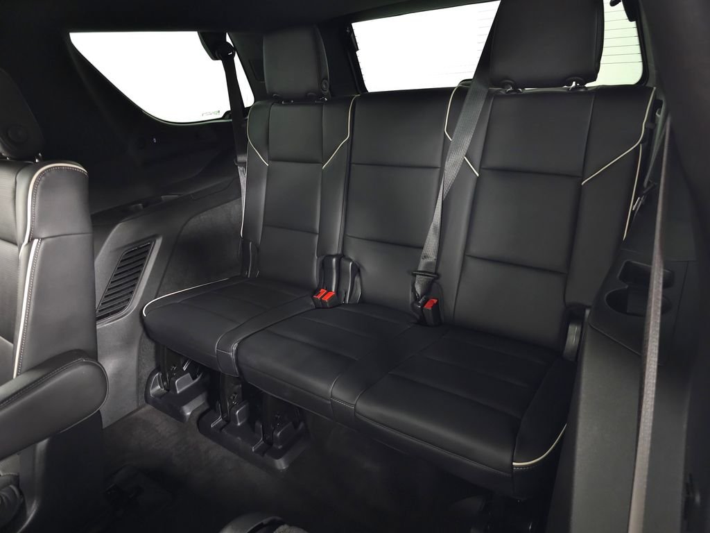 Used 2022 White Cadillac Sport image 40