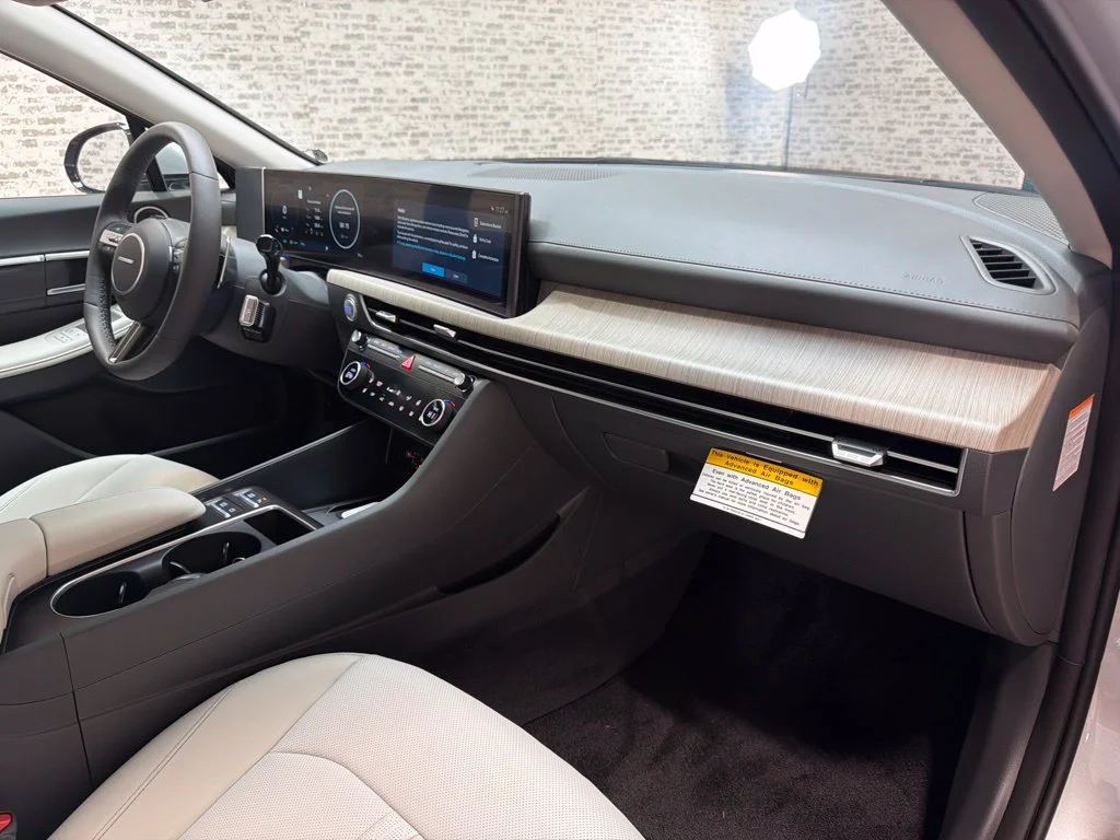 New 2026 Aero Silver Hyundai Limited image 14