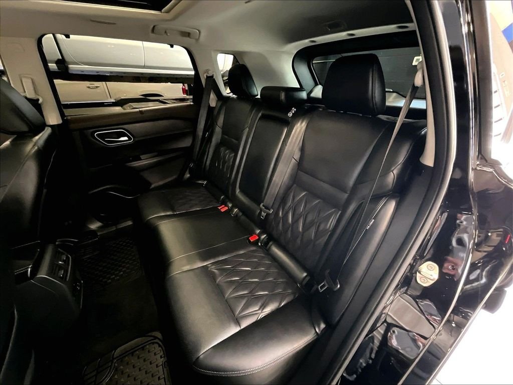 Used 2023 Black Nissan Platinum image 15