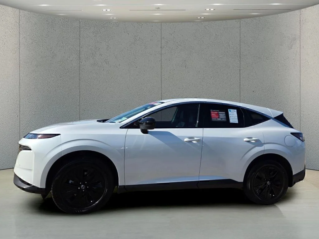 Used 2025 White Pearl Nissan SV image 2