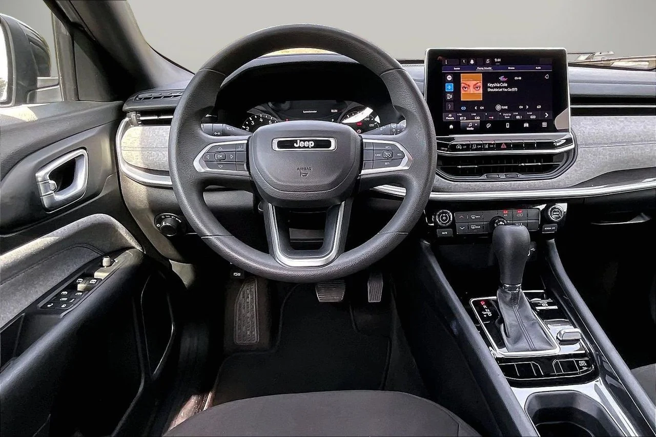 Used 2023 Silver Jeep Sport image 12